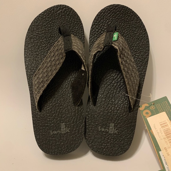 Sanuk Other - NWT Sanuk Black Yoga 2 Flip Flop Sandals M7